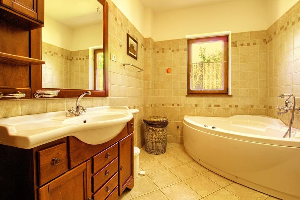 Holiday Home Sarita Sisan Exterior photo